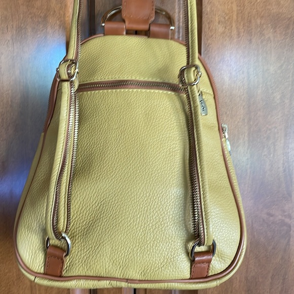 VALENTINA ITALIAN LEATHER BACKPACK LIKE NEW! - Picture 4 of 15